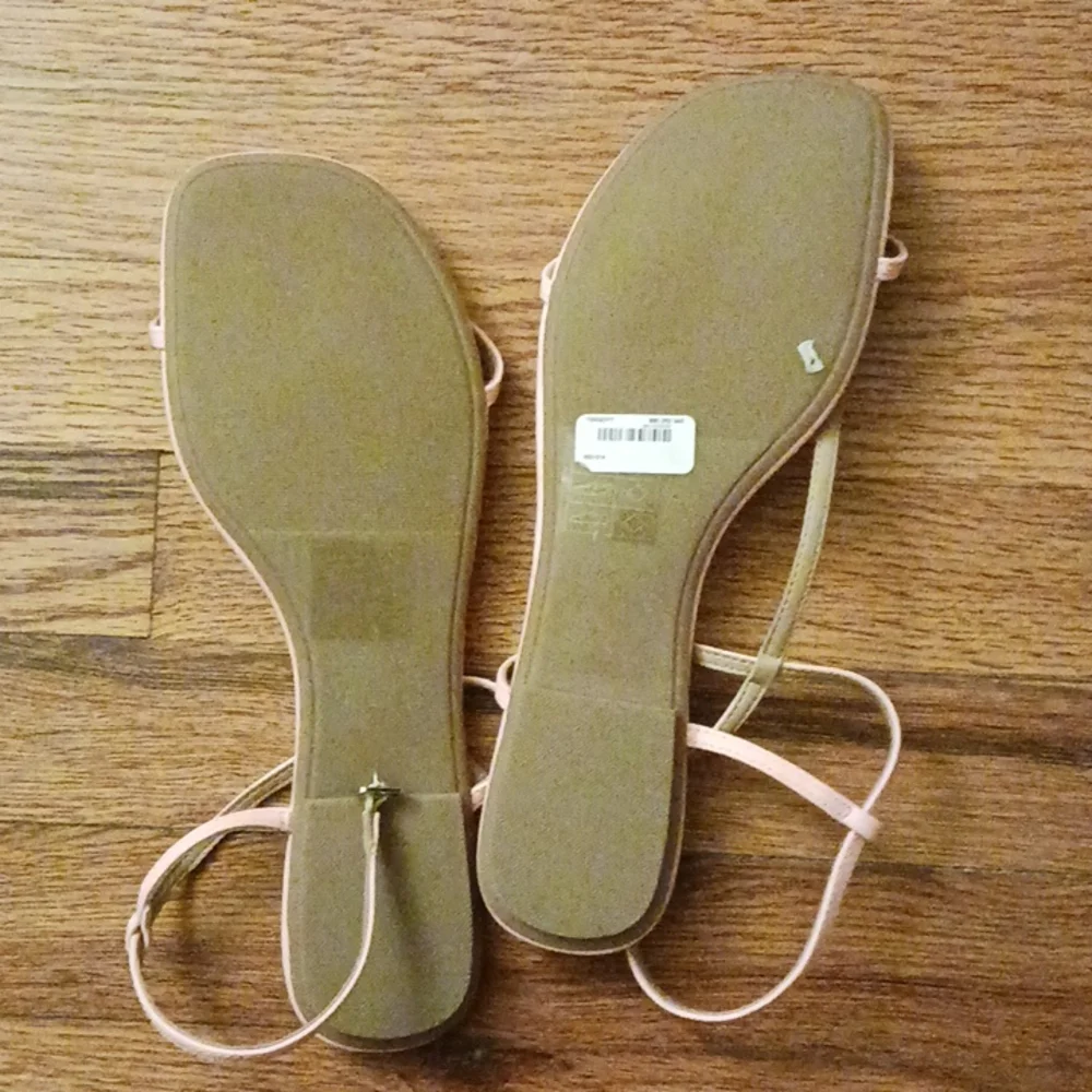 Sandal - Picture 2 of 3